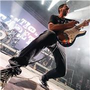 El motor de mi vida y mi pasión es la música, llevo más de 15 años subiéndome a escenarios.